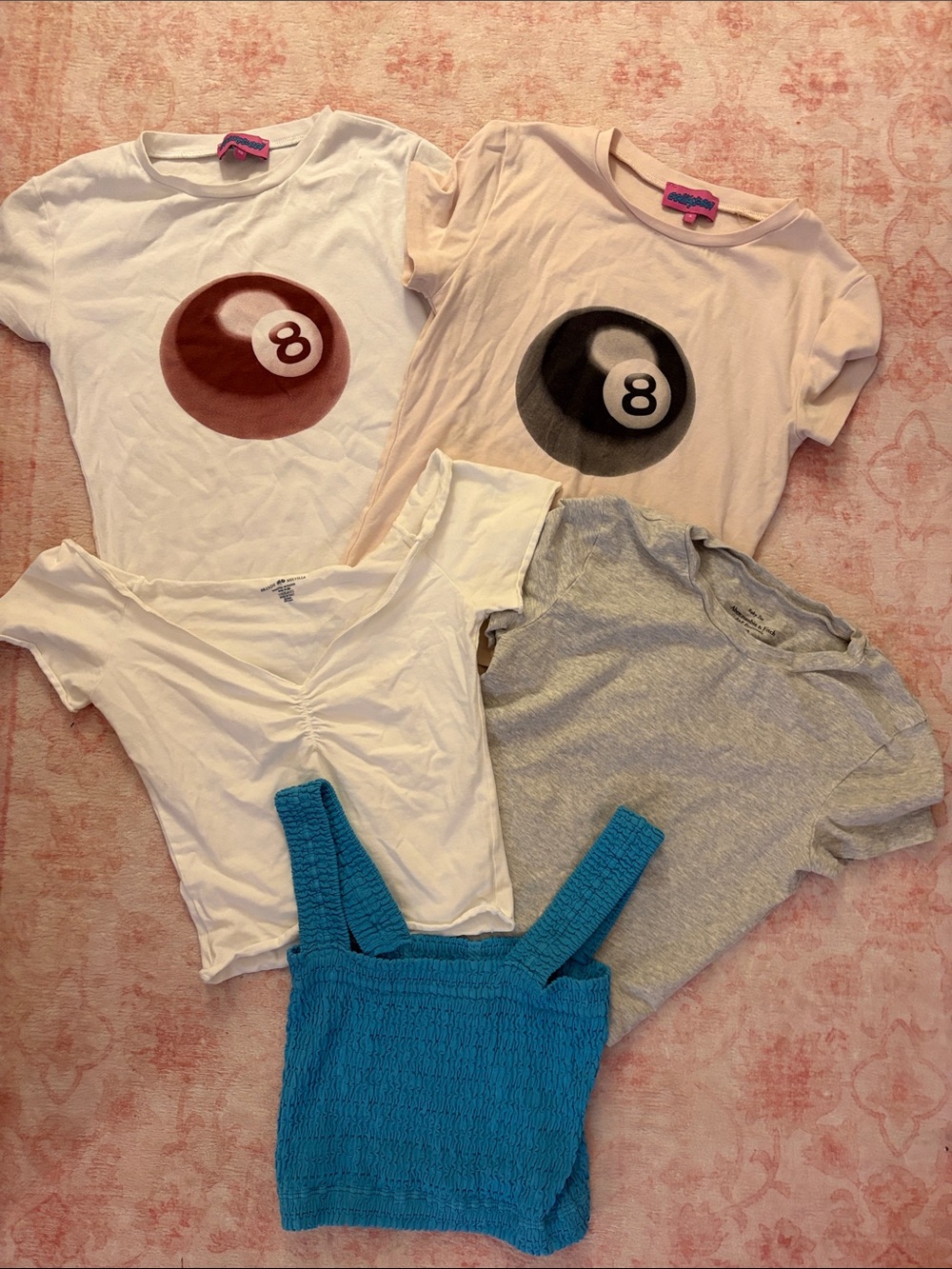 Summer tops bundle!! Sizes range from XS - S! ☀️🥂🌊🤍🪼